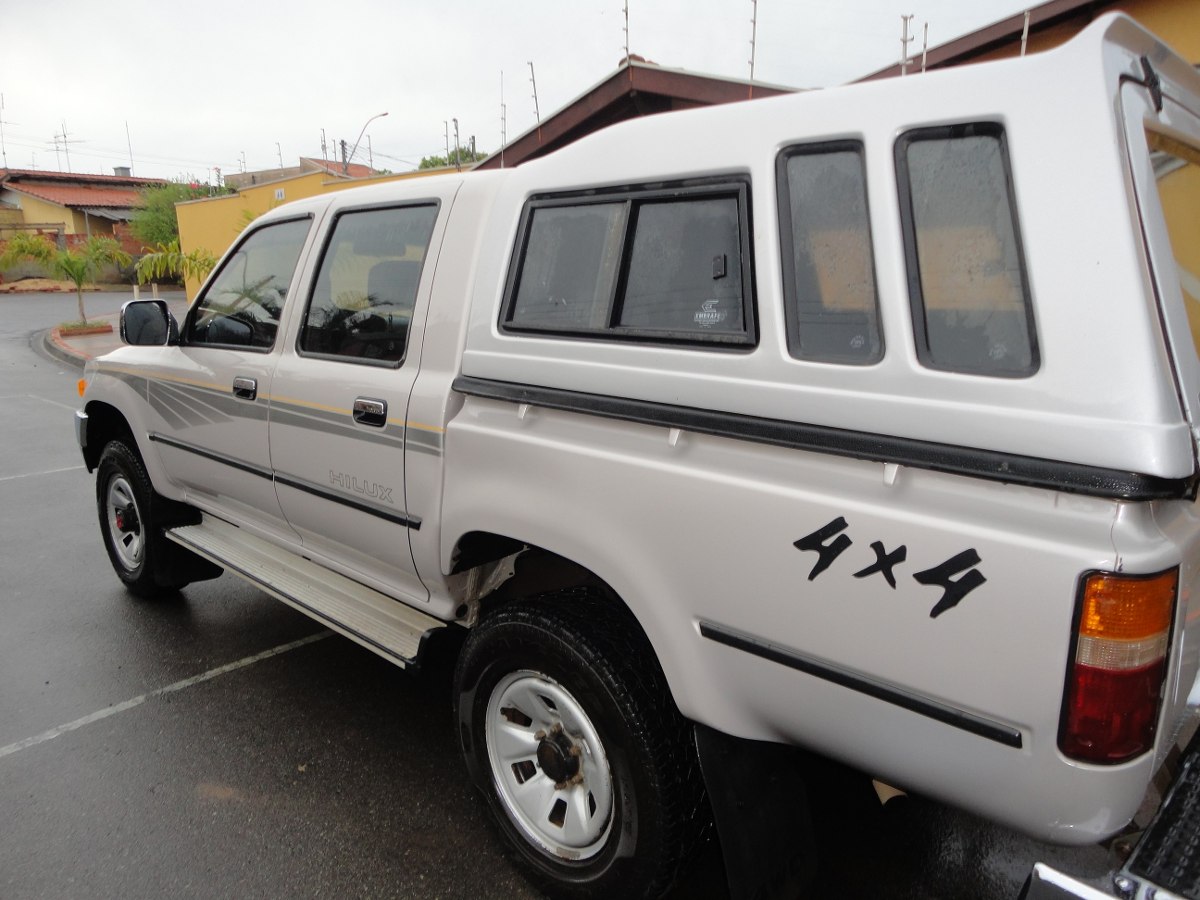 HILUX SR5 CD 2.8 4X4 DIESEL 29,900,00