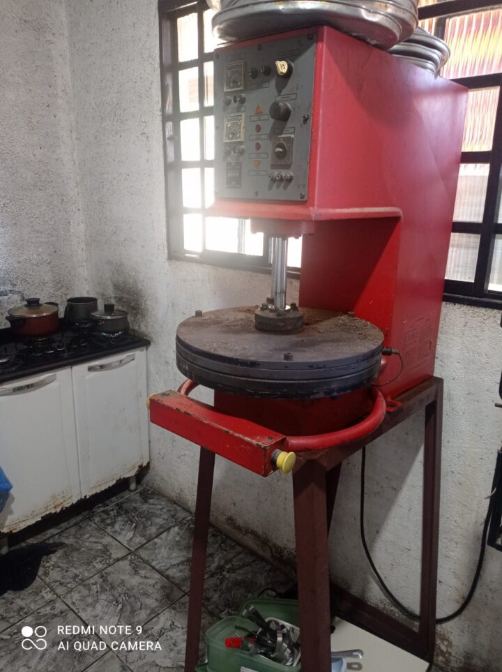Prensa Dan presse -para massa de pizza.