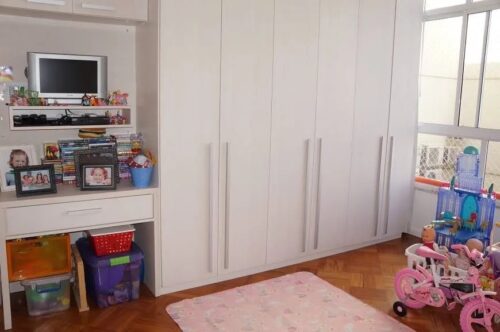 Apto 3 Quartos sendo 2 suítes Leblon