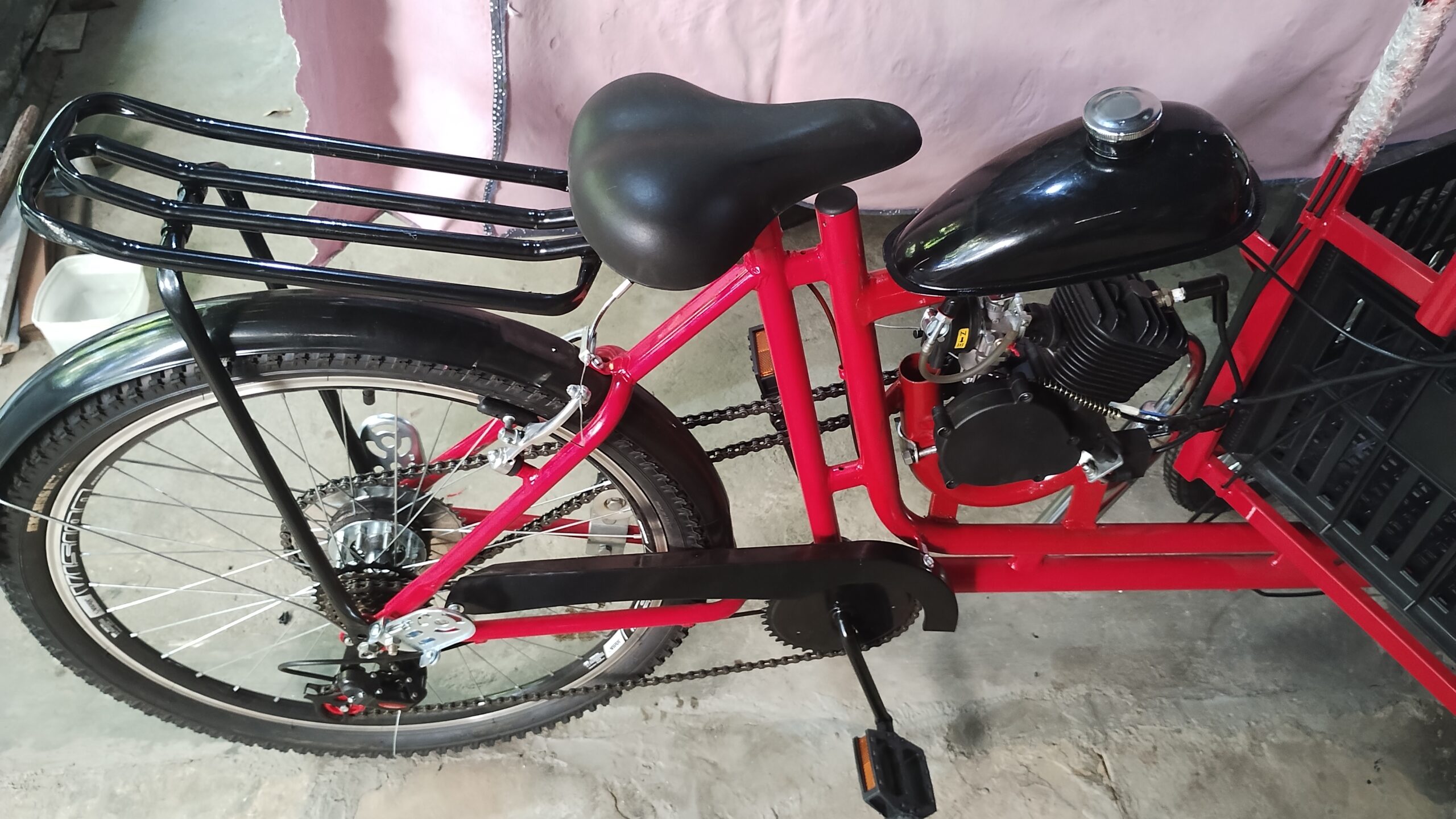 Triciclo motorizado novo