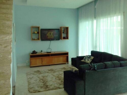 Alugo para temporada casa com piscina em Arraial do Cabo