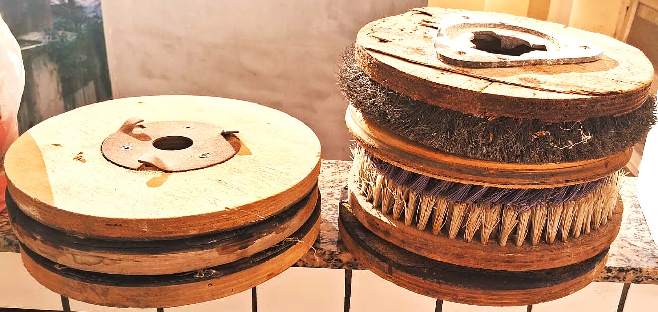 01 ENCERADEIRA MAXPOL 300