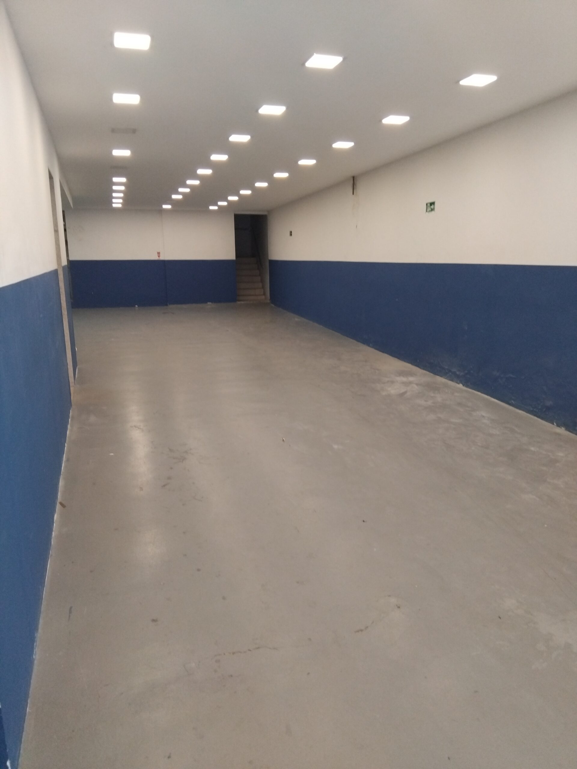 Alugo prédio comercial salas e lojão