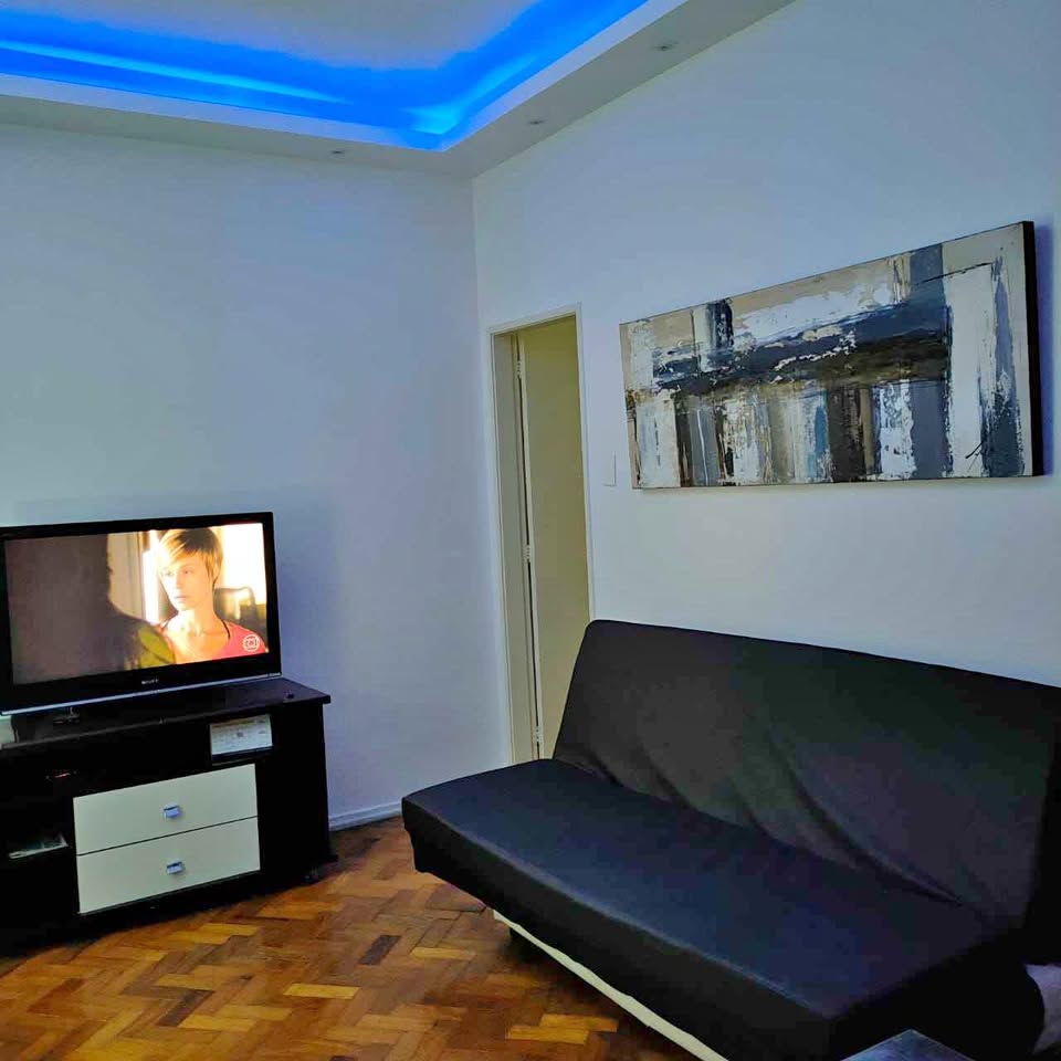 Alugo sala e quarto em Copacabana