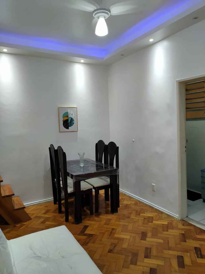 Alugo sala e quarto em Copacabana