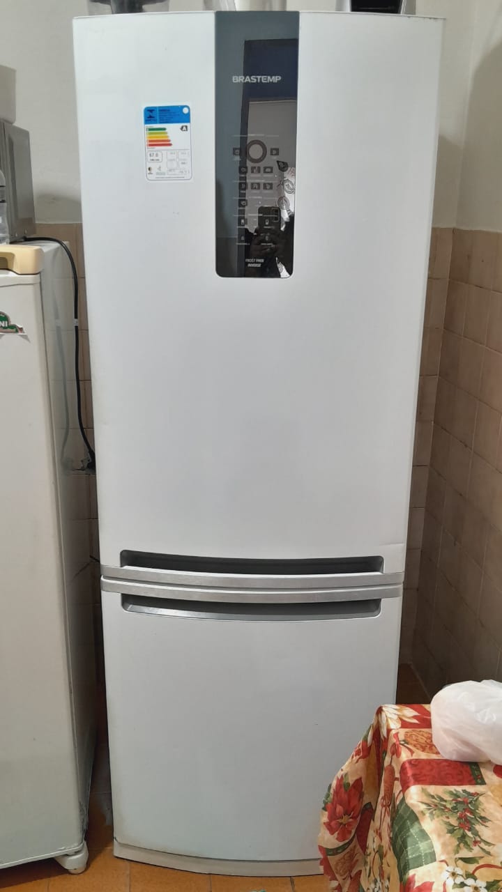 Vendo geladeira invert