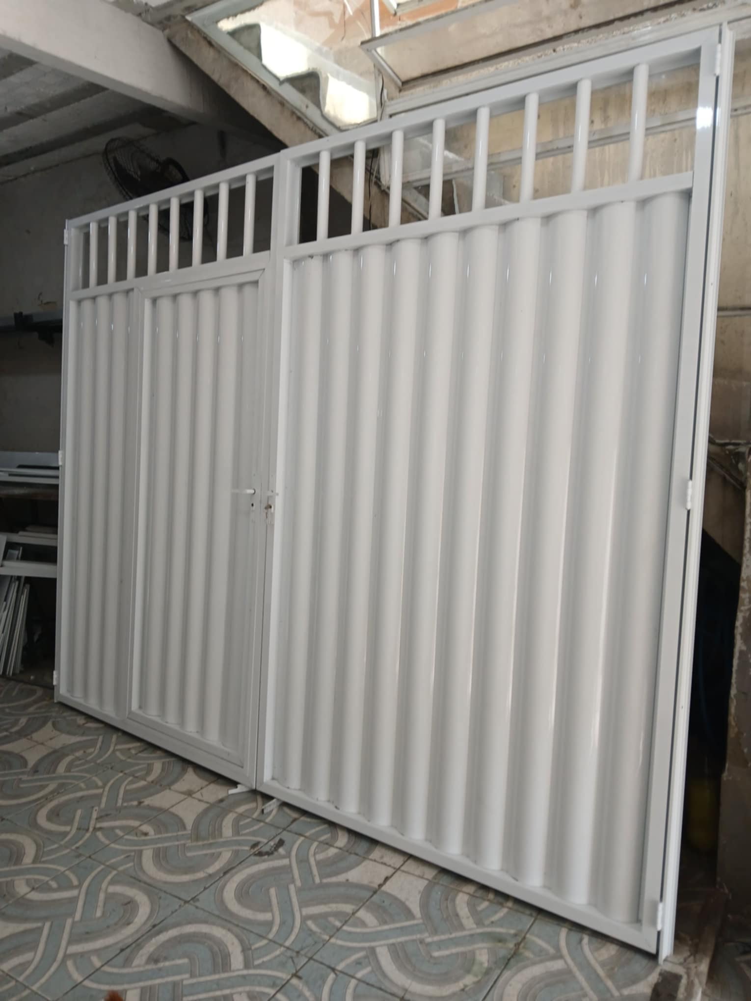 Portões de Garagem BÚZIOS, aluminio.