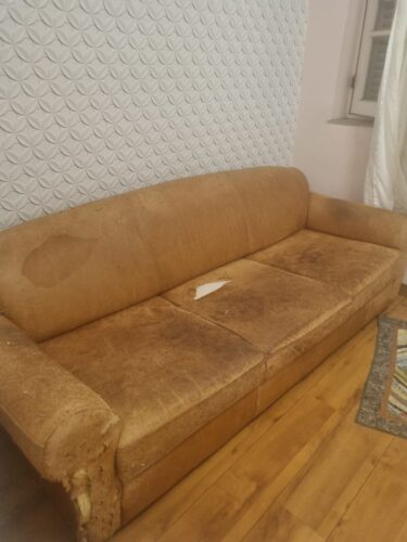 SOFÁ 3 LUGARES- LINDO PRECISA NOVO FORRO