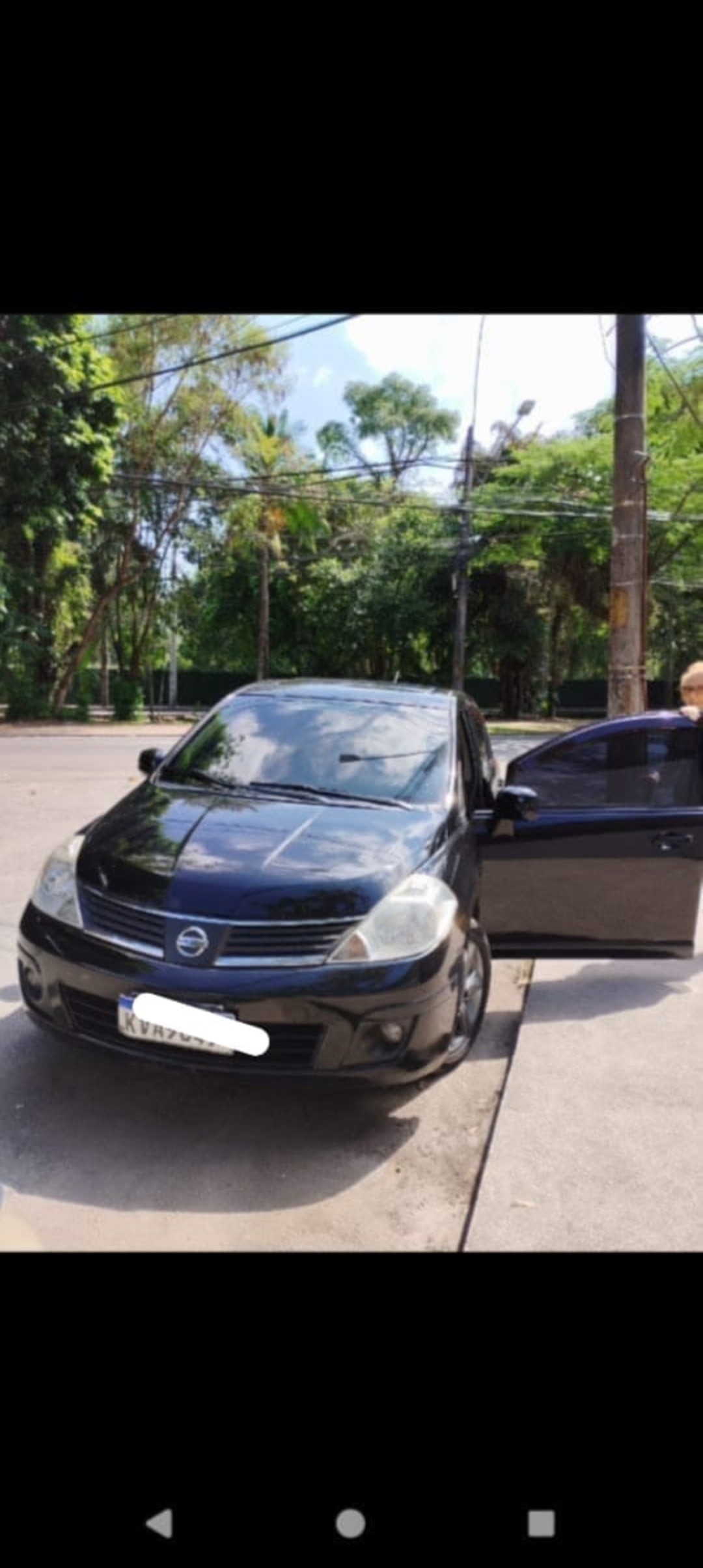 Nissan Tiida automático