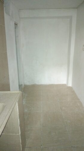 Kitnet há entre Madureira Shopping e par