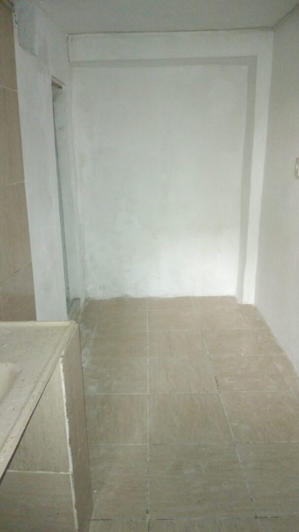 Kitnet há entre Madureira Shopping e par