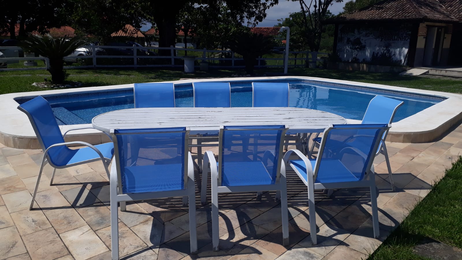 Troca de telas em cadeiras de piscina