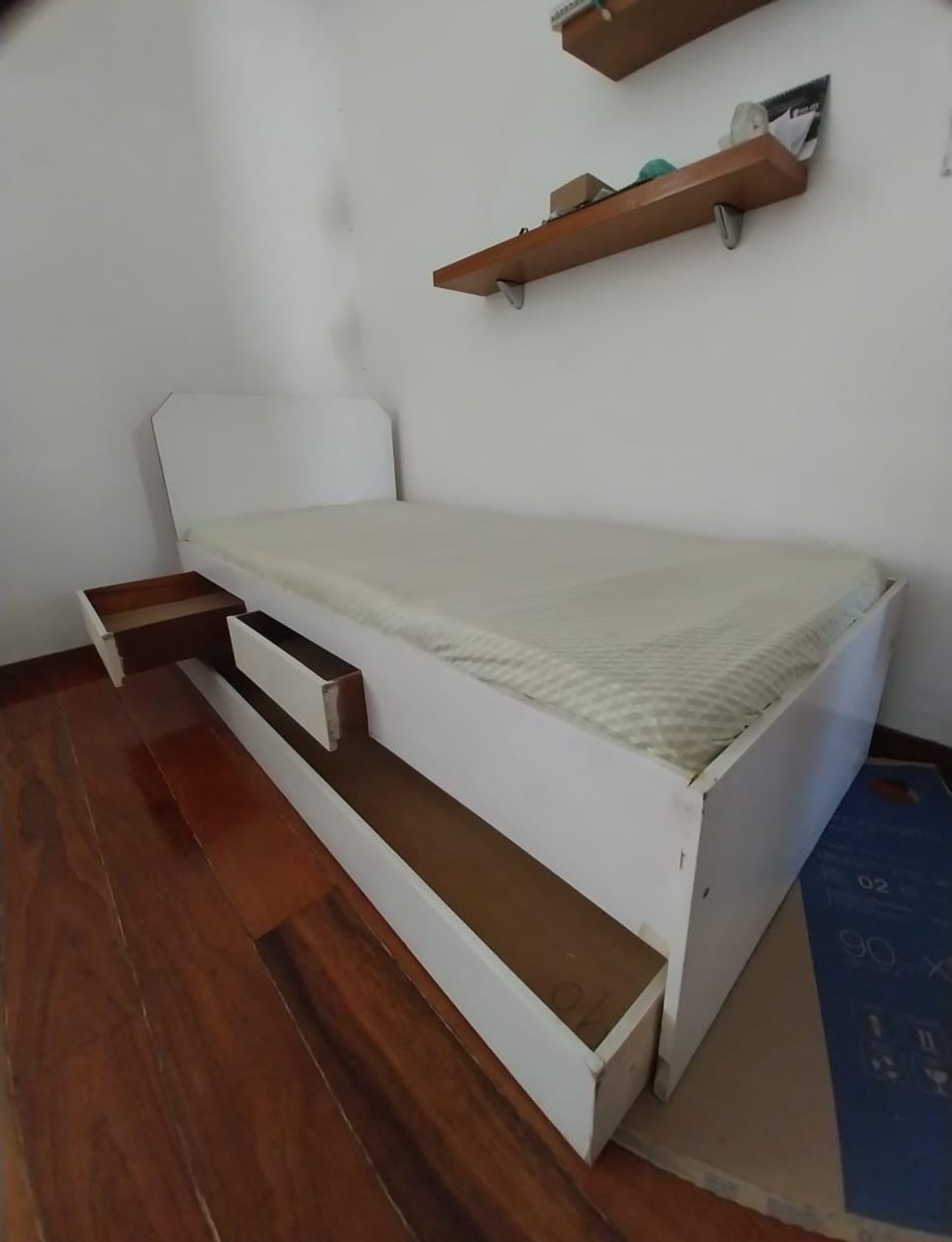 Bicama, em madeira (não é MDF)