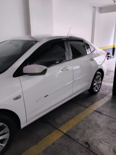 Vendo Onix Plus e Tv