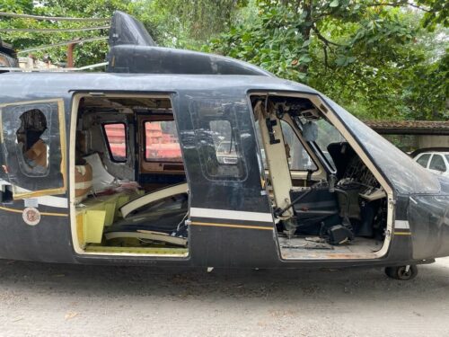 Carcaça de Helicóptero Sikorsky S-76