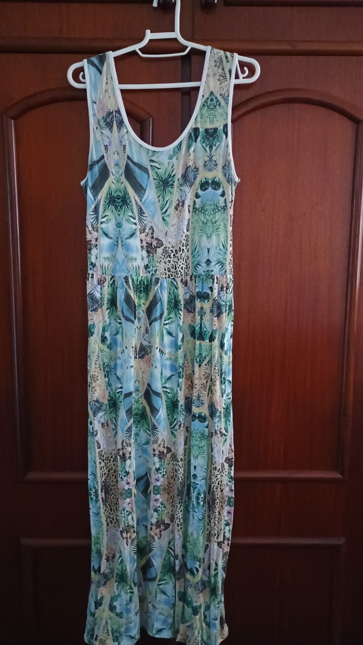 Vendo vestido longo florido
