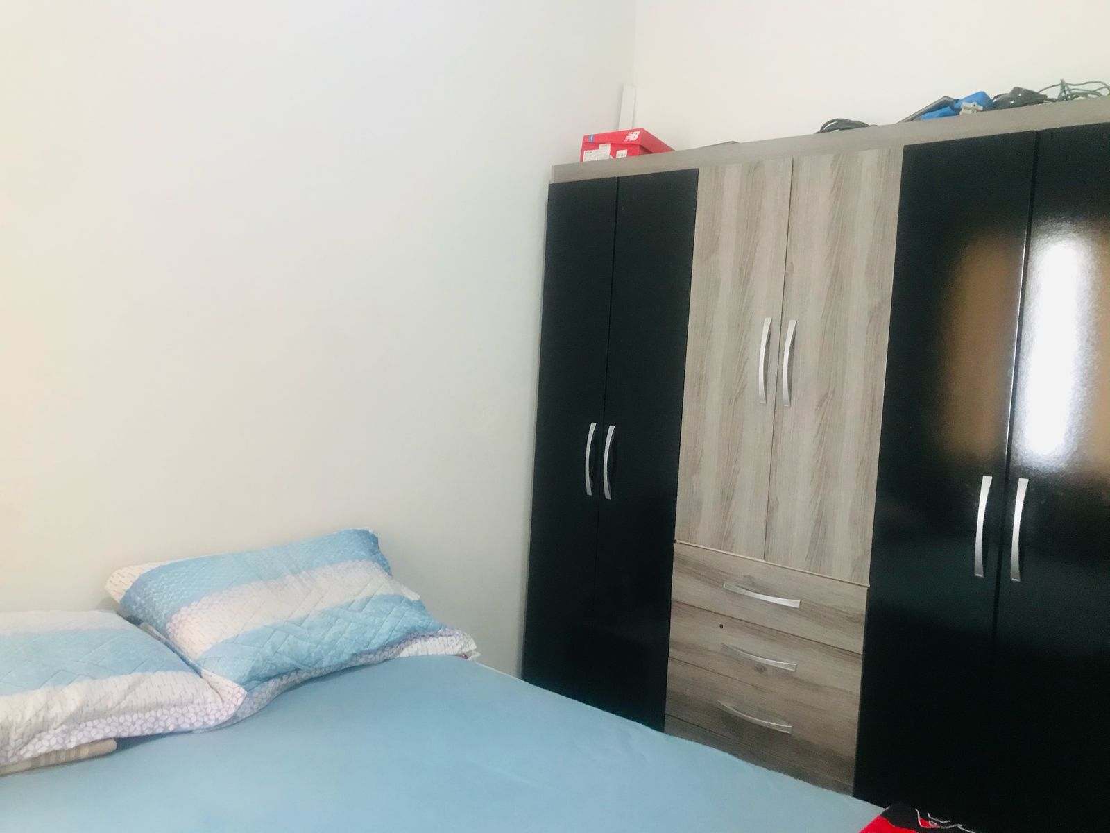 Vende-se um apartamento na Rua Saint Roman