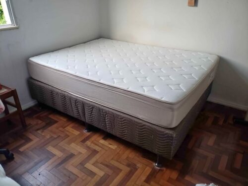 Vendo colchão de casal com box incluído
