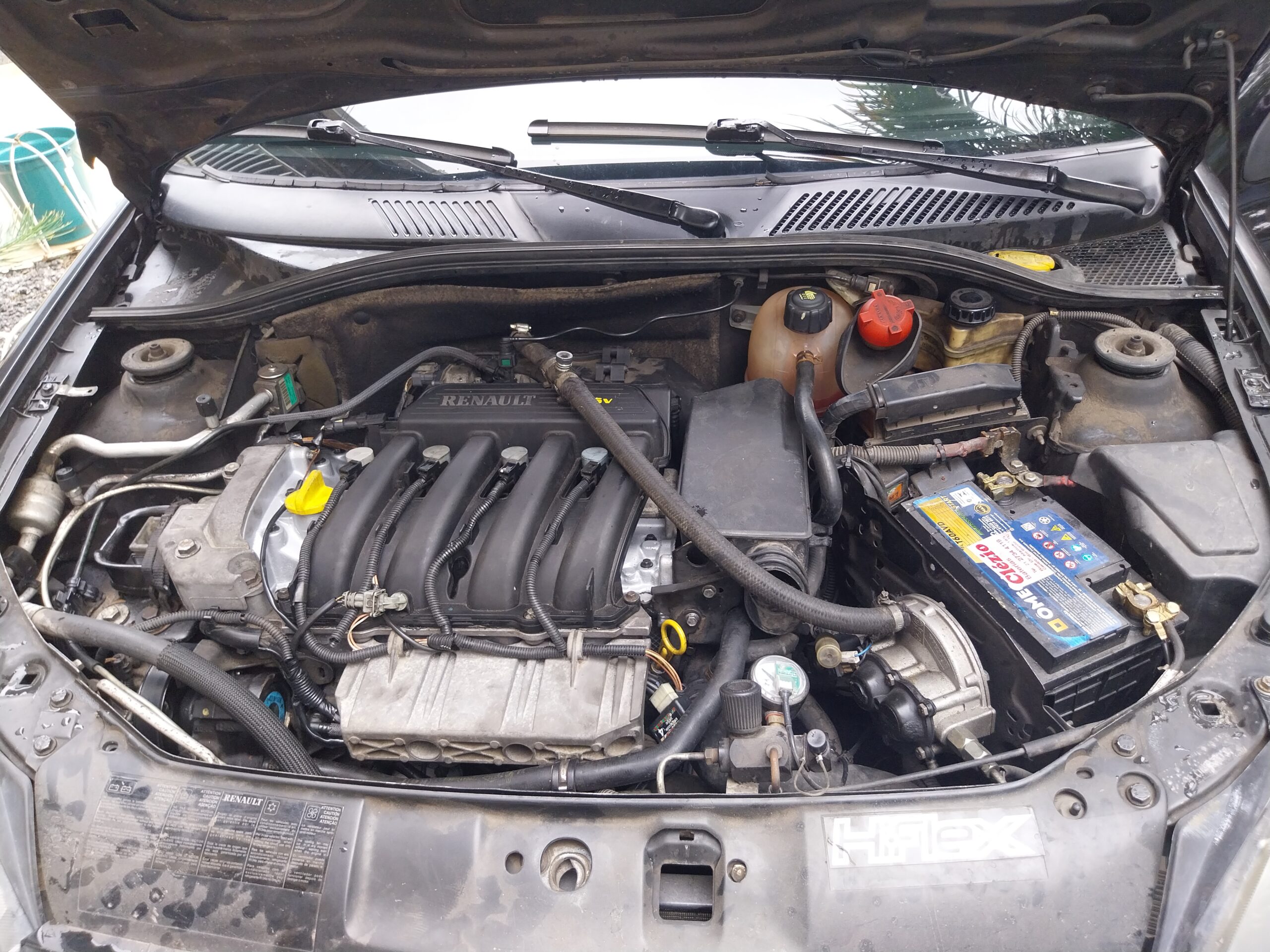 Vendo Renault Clio 1.6 16v. Pouco Rodado