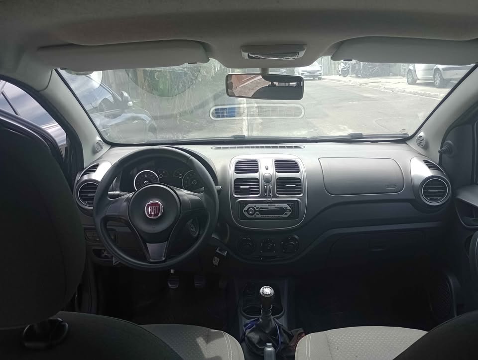 2021 Fiat Grand Siena R$2.230