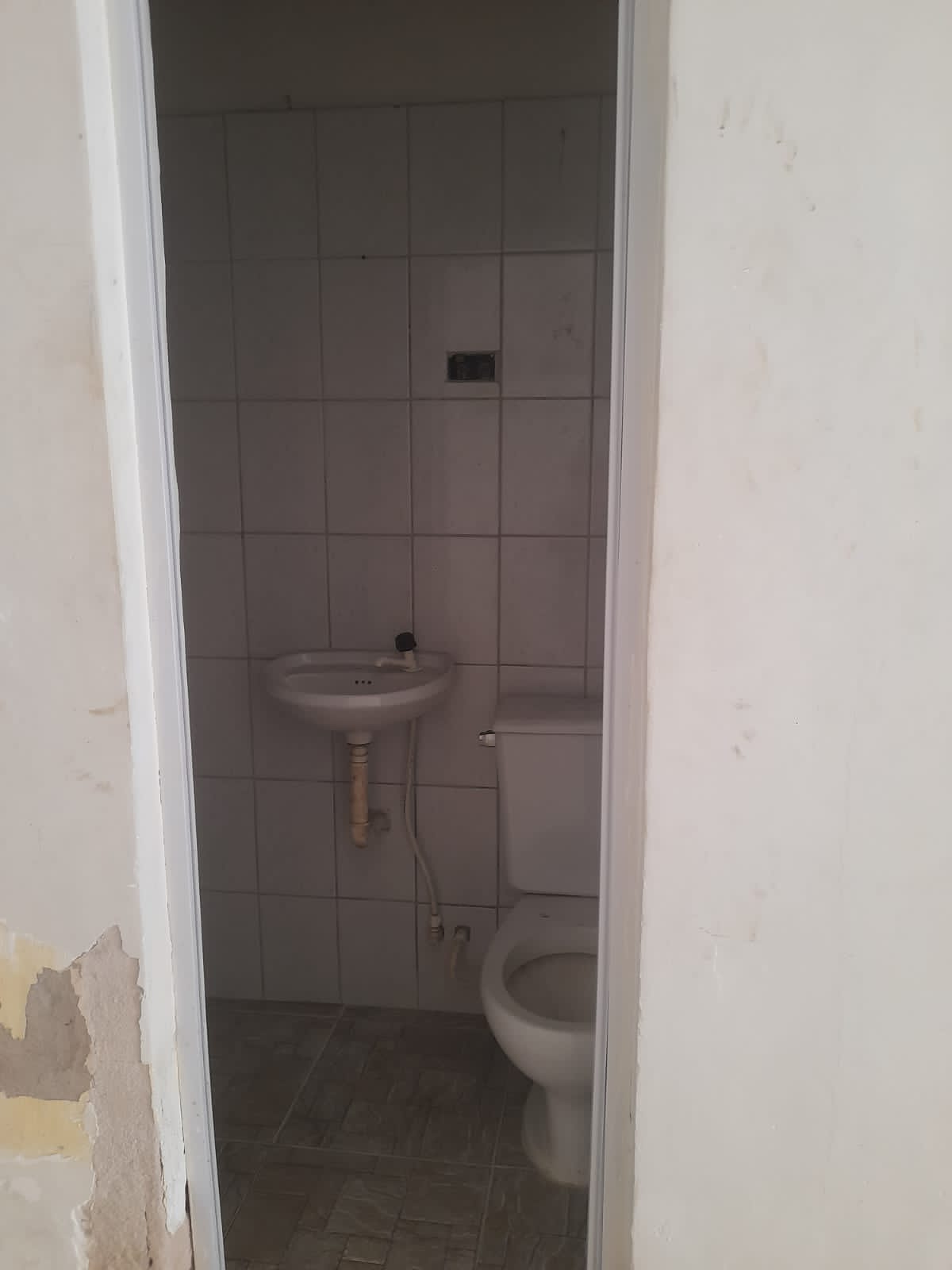 Alugo em Guarapari loja frente de rua