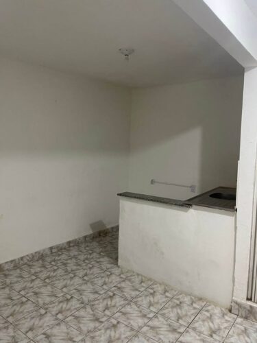 Jacarepaguá alugo quitinete