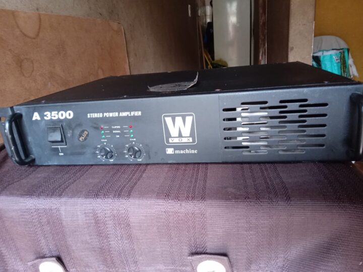 AMPLIFICADOR MACHINE