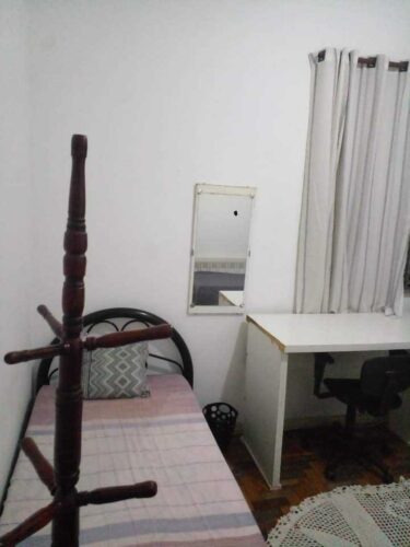 Alugo quarto p/ moças na Tijuca