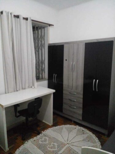 Alugo quarto p/ moças na Tijuca