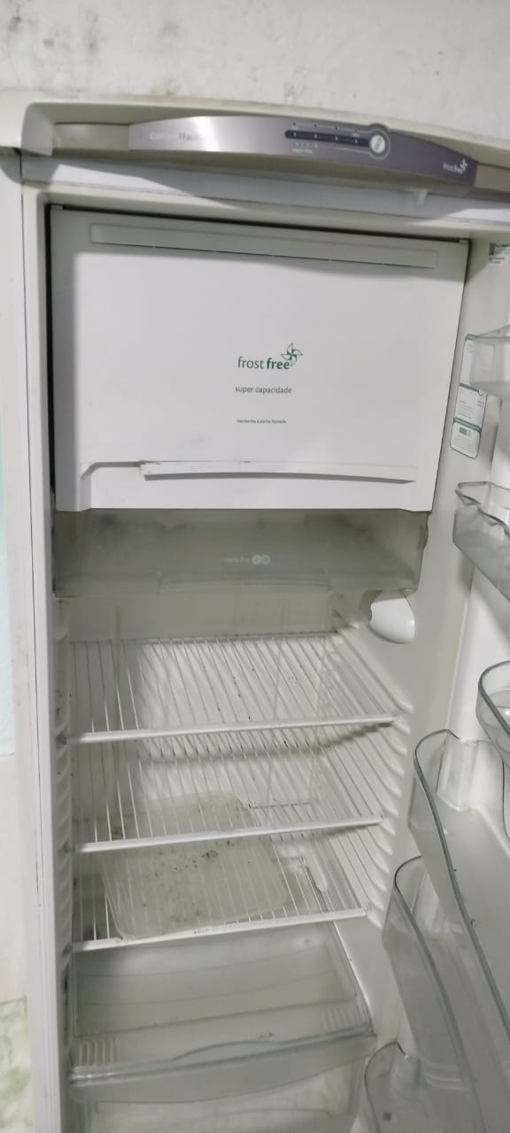 Vendo geladeira Frost Free
