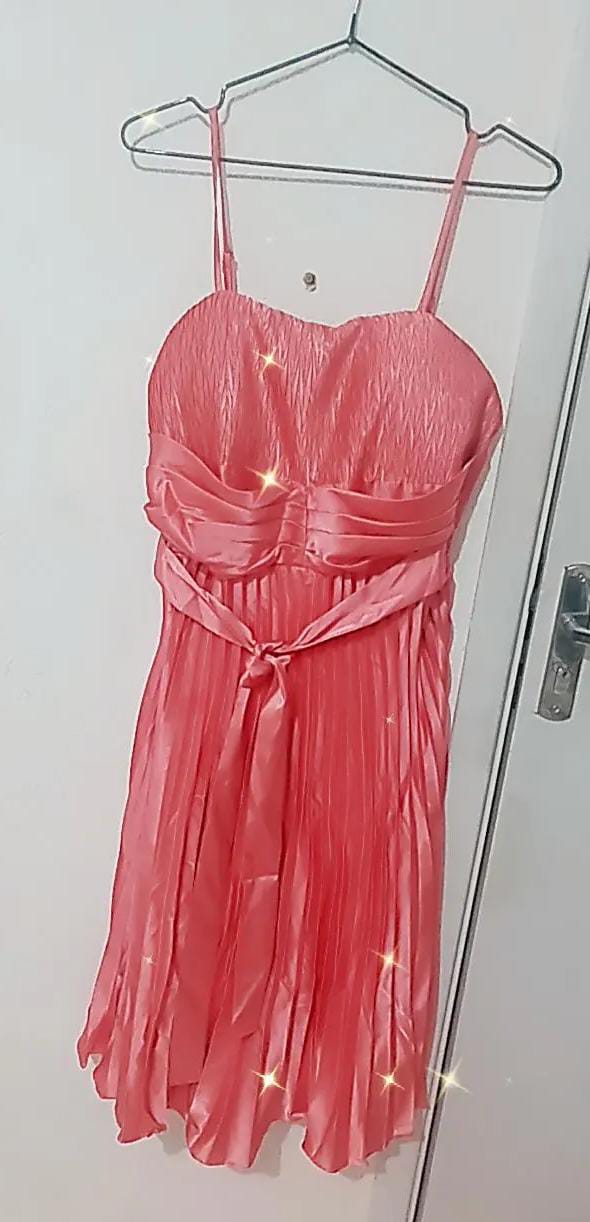 Vendo vestido de festa na cor salmão