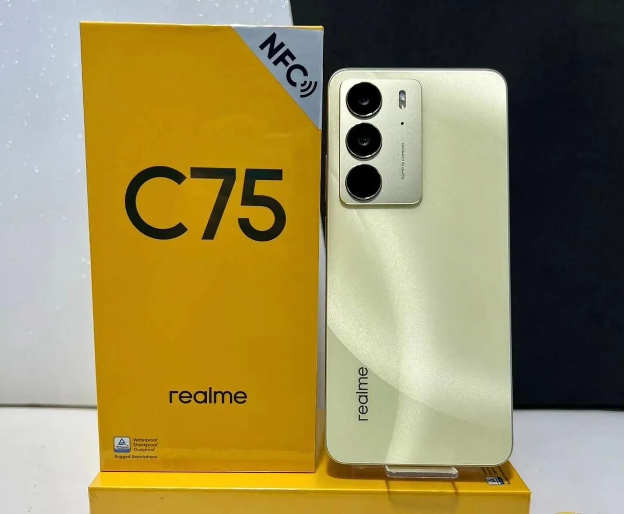 Realme C75 NFC 256GB/8GB Ram Preto/Doura