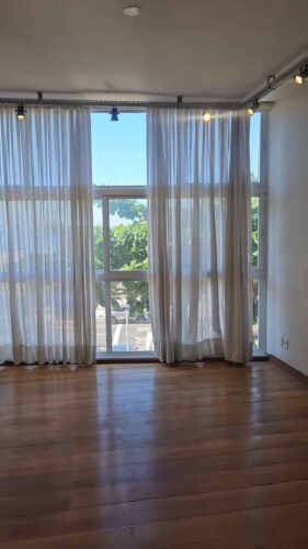 Alugo apartamento na Av. Atlântica Copacabana