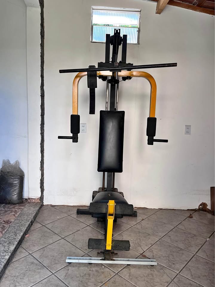 Vendo estação de musculação