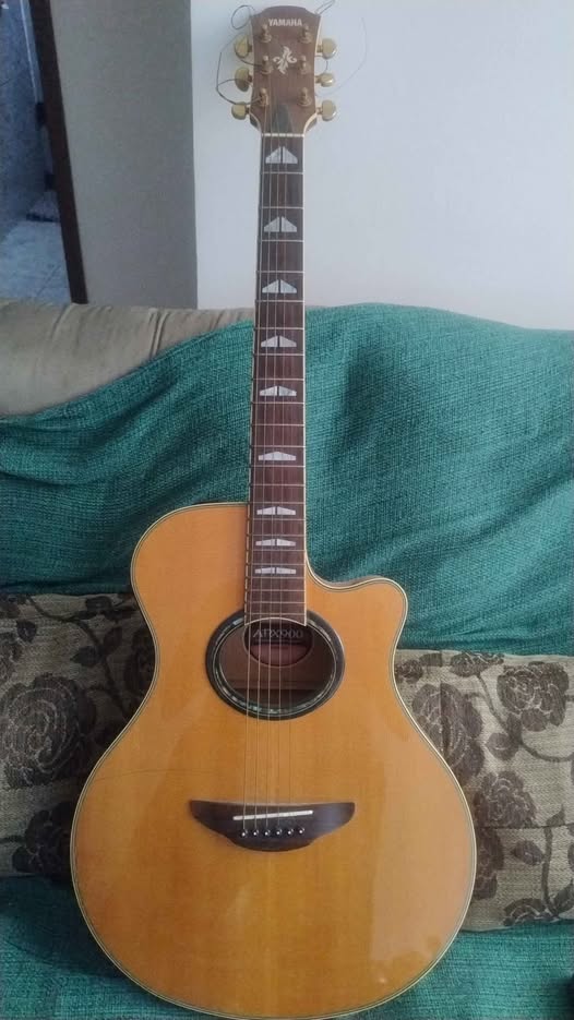Violão Yamaha
