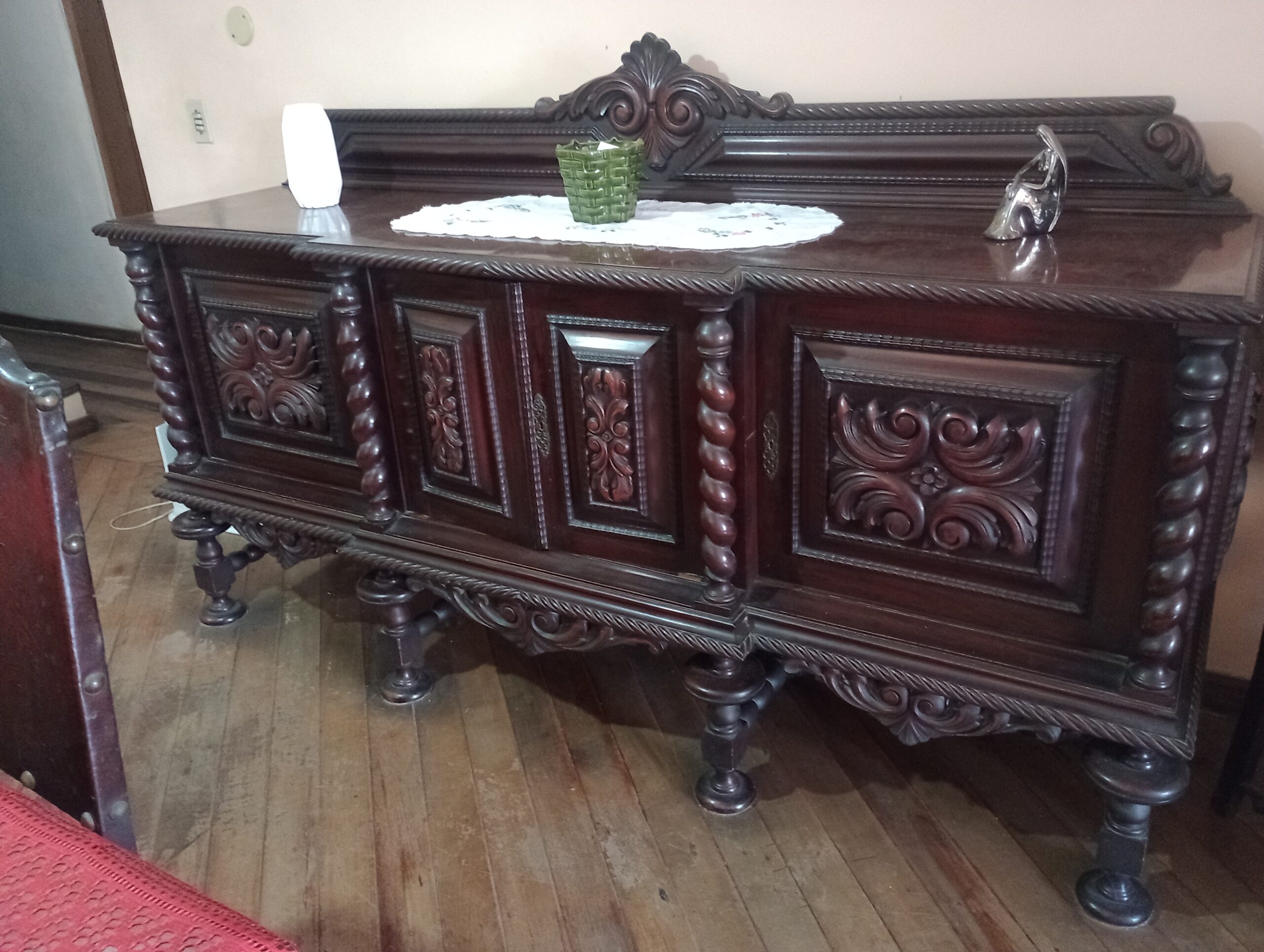 Vendo conj. mesa, buffet e cristaleira