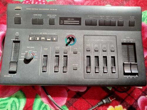 Vendo mesa de edição de vídeo JVC JX-SV5