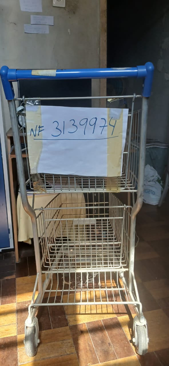 Vendo carrinho de supermercado