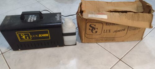 Vendo kit completo com equipamentos de som, luz e efeitos especiais, tudo funcionando.