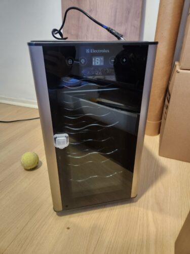 Adega climatizada Electrolux