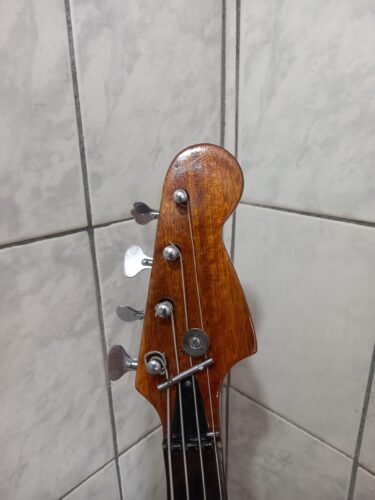 Baixo Giannini Escala Curta ano 70