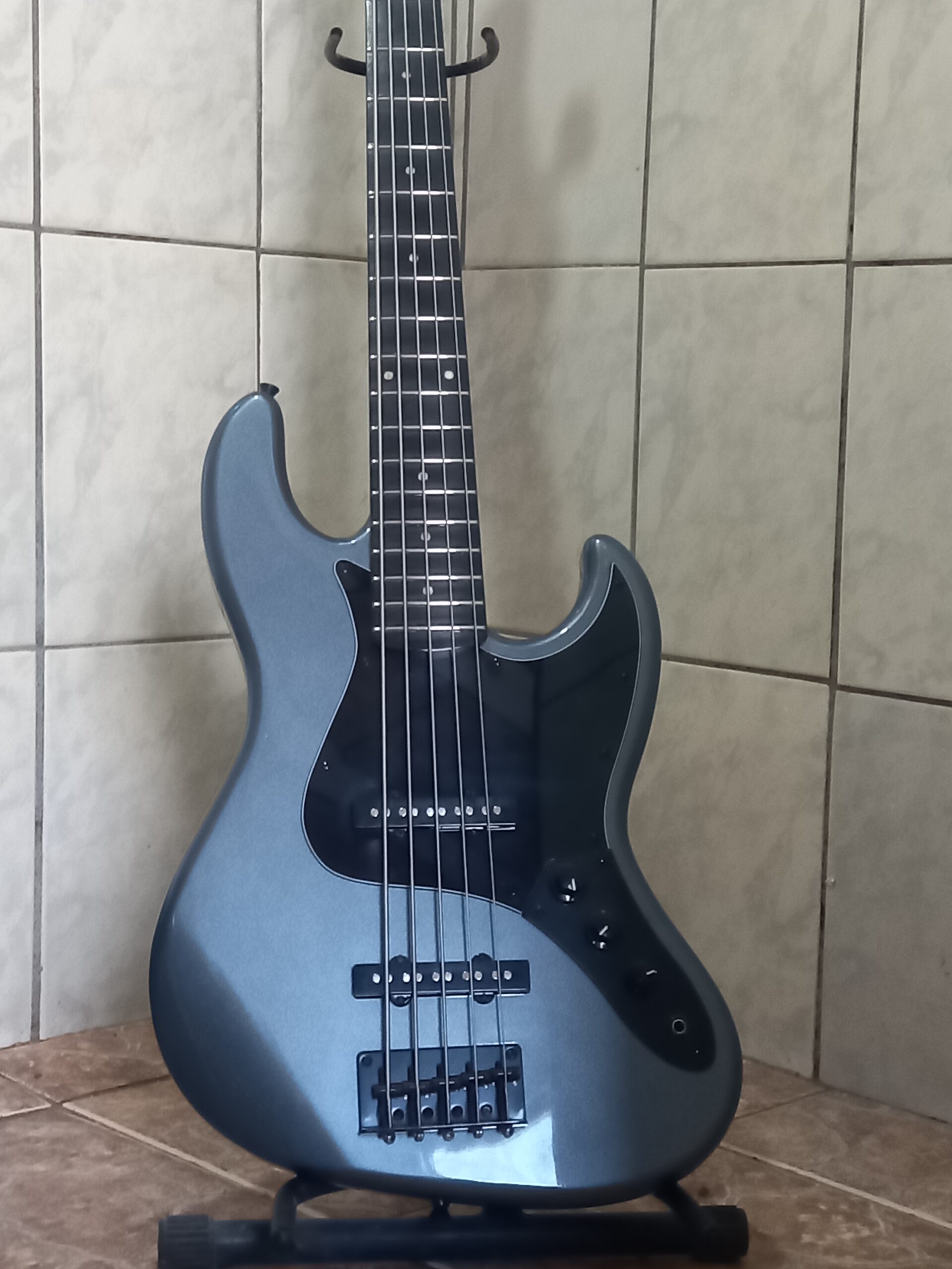 Baixo Tagima Tw73 5c