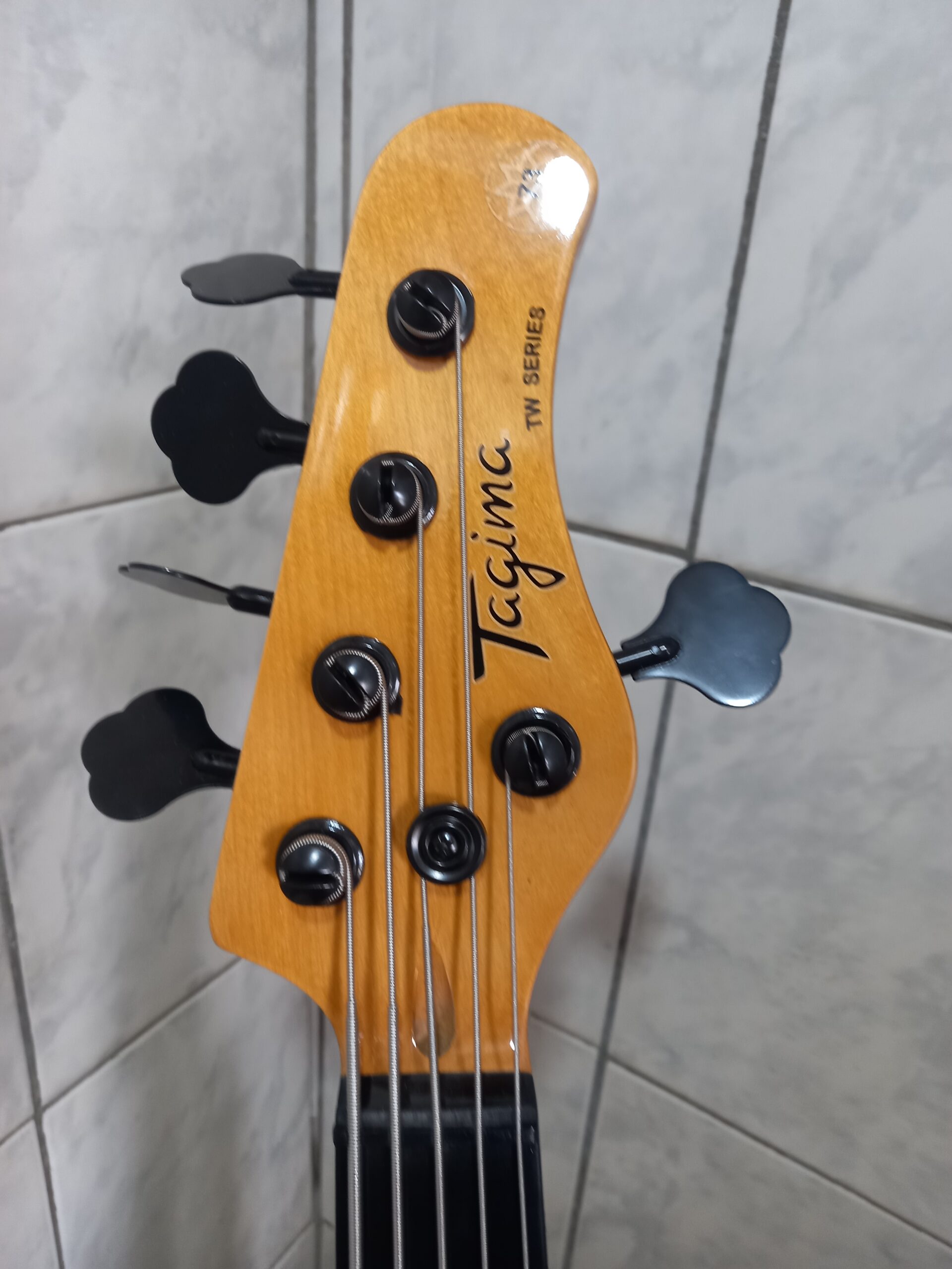 Baixo Tagima Tw73 5c