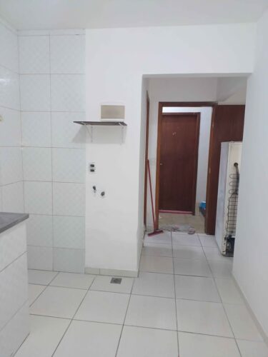 Vendo quarto e sala em Copoacabana