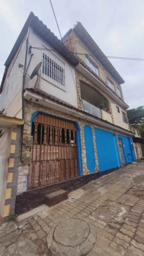 Alugo casa de 4 quartos em Jacarepaguá