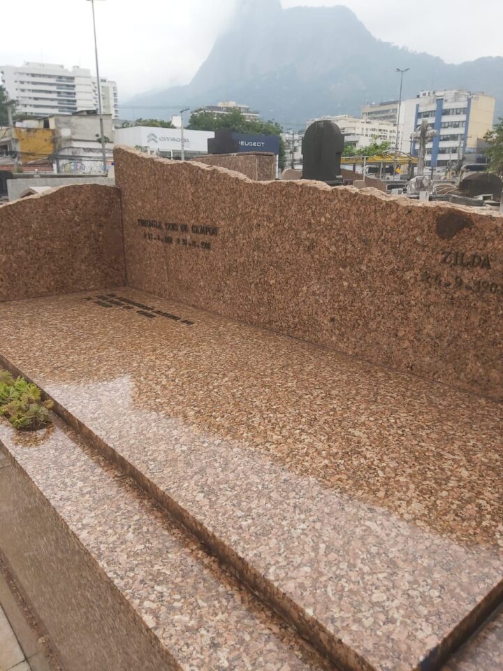 Oportunidade única – Vendo jazigo