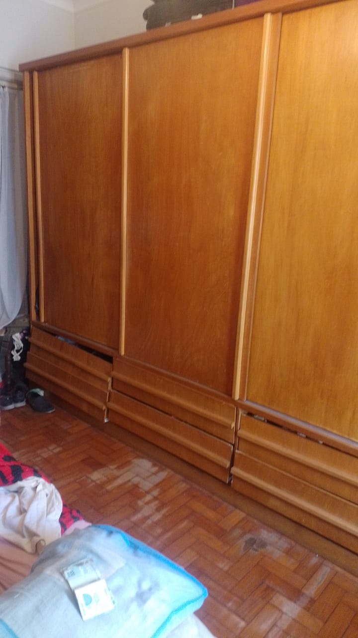 Guarda-roupa vendo