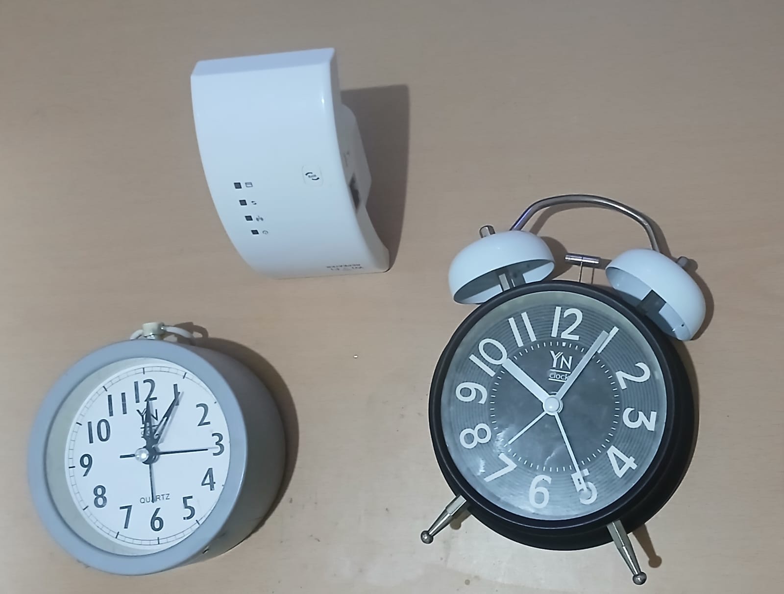 Vendo 2 relógios despertador