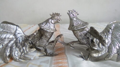 Par de Galinhos de prata antigos.
