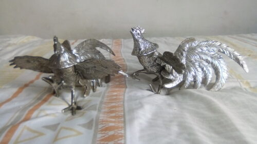 Par de Galinhos de prata antigos.